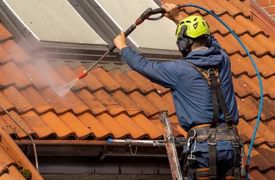 Démoussage et hydrofuge de toiture aux Allues